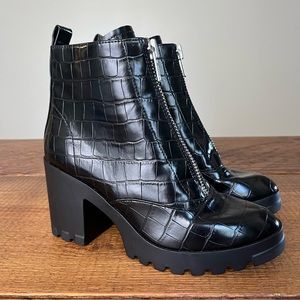 BP. Marley Black Croc Boot Chunky Front Zip Bootie Size 8